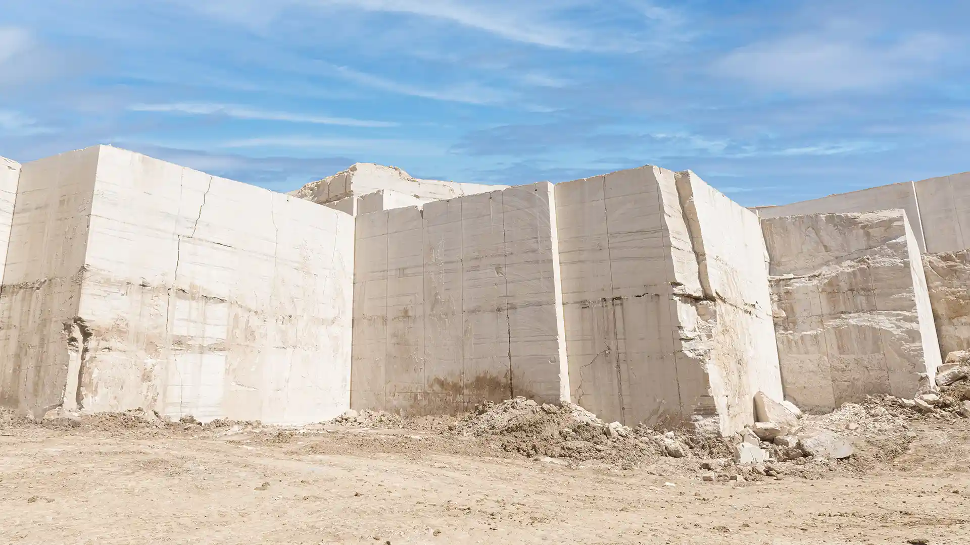 خدمات ارائه شده به صنایع سنگ مرداس توسط تیم آرماندیس ساخت و تدوین تیزر سنگ و عکاسی صنعتی معدن سنگ شاهزیدی به طور تخصصی توسط تیم آرماندیس